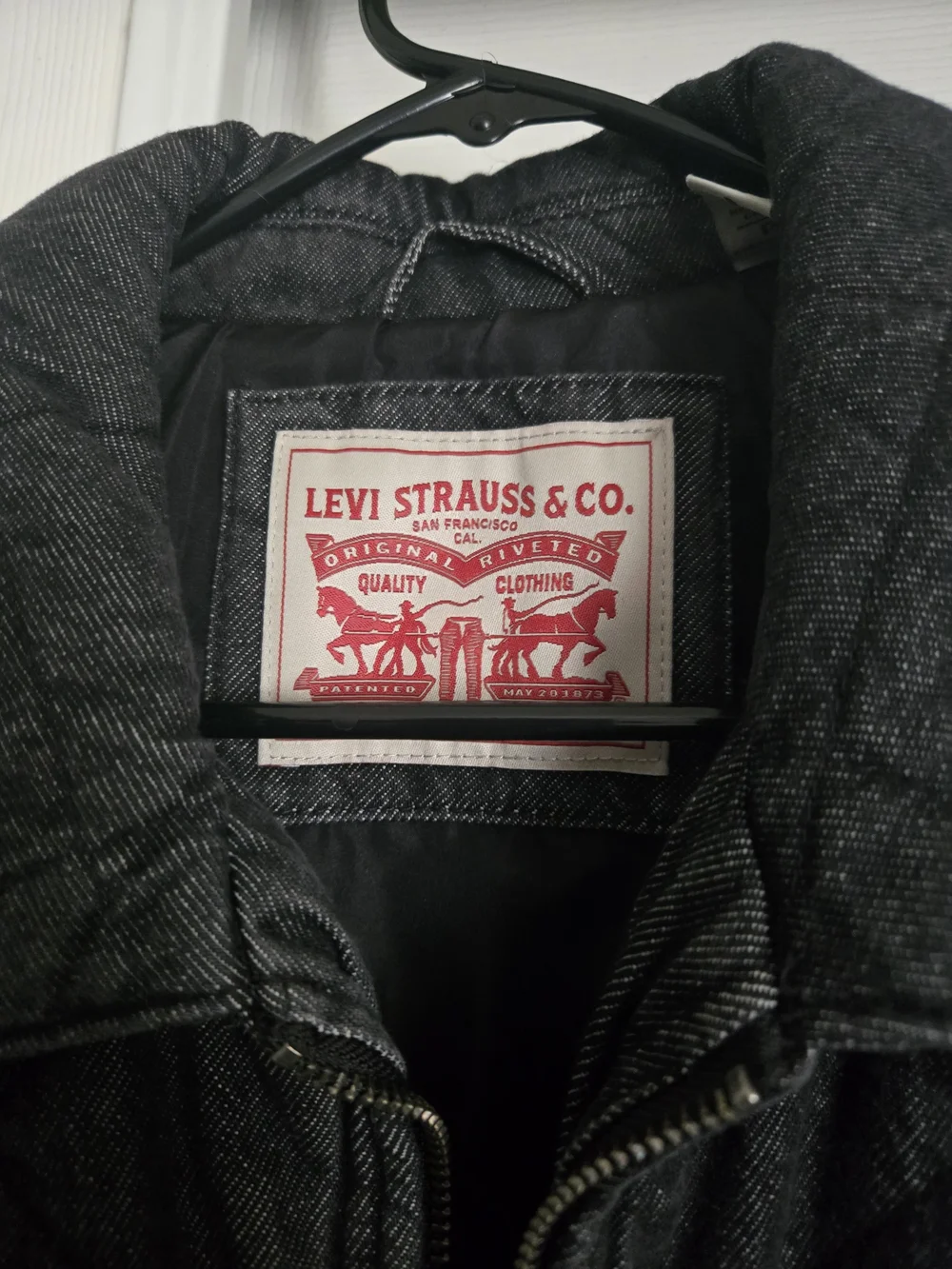 Levi's Men's Quilted Zip-Front Jacket in Charcoal Black - Picture 3 of 14